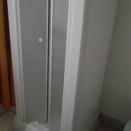 拉格罗特酒店 2* 艾克斯莱班