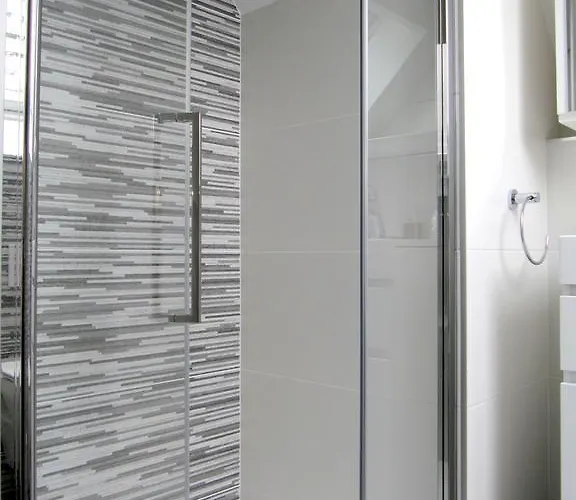 De La Grotte Aix-les-Bains