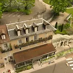 De La Grotte Hotell