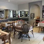 Hotell De La Grotte 2*