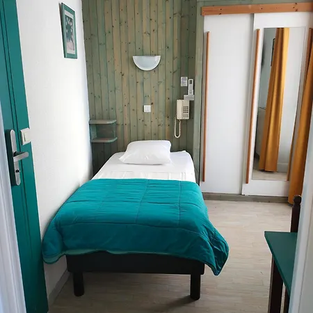 De La Grotte Hotell