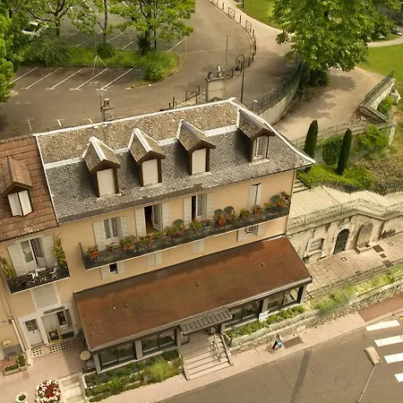 De La Grotte Hotell