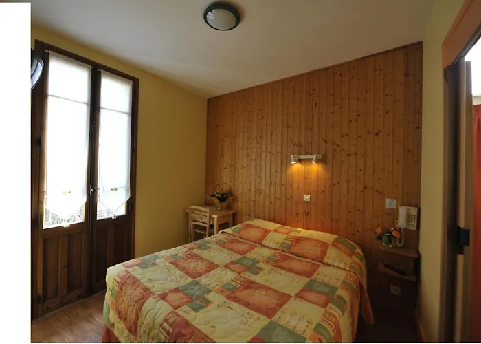 De La Grotte Aix-les-Bains