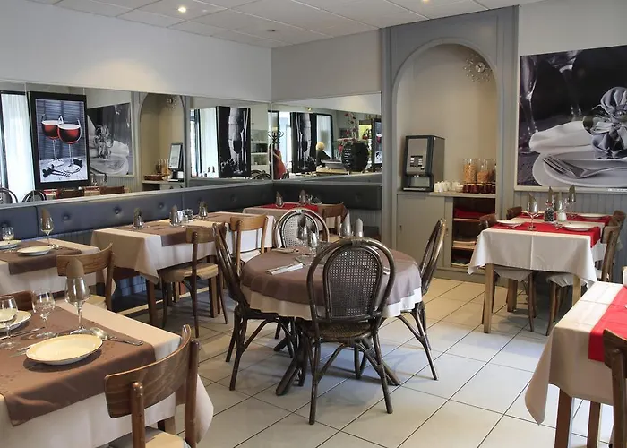 Hotell De La Grotte 2*