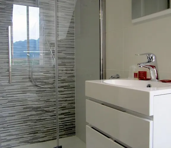 Hotell De La Grotte Aix-les-Bains